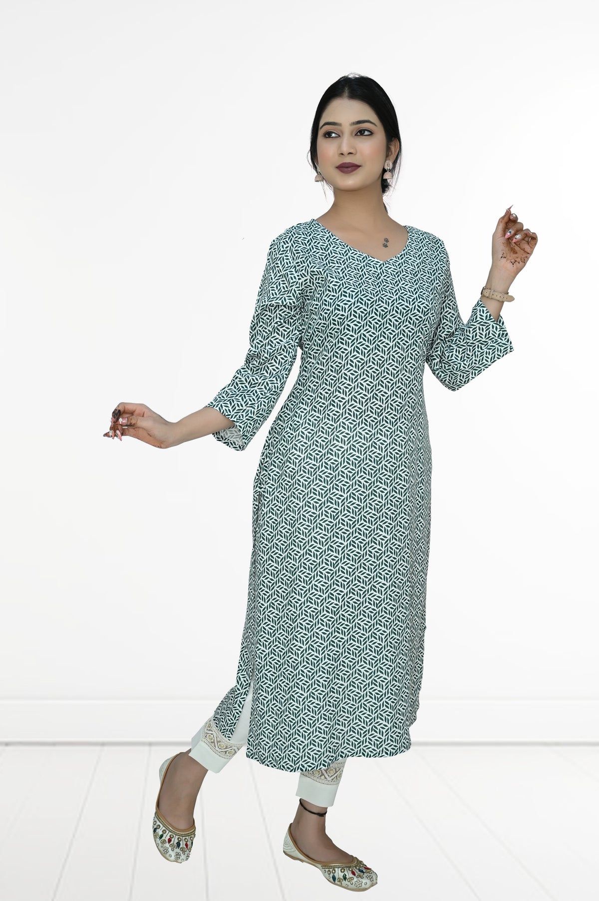 Reyon-2 side cut kurti - Green
